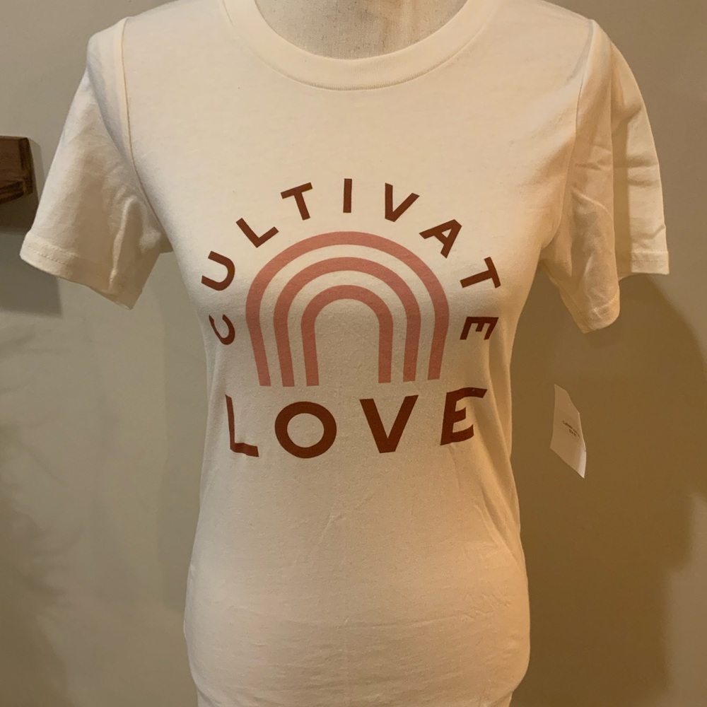 Cultivate Love short sleeve shirt. Size XS NWT